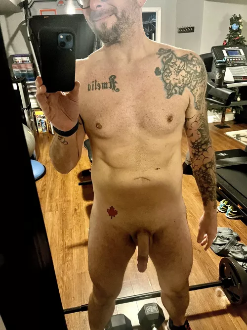 Nothing like working out naked at ho[M]e.