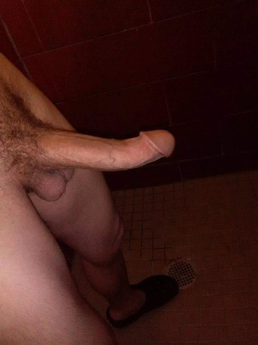 One day, I'll get over my fear and tell somebody in the gym let me suck your cock while you suck mine.