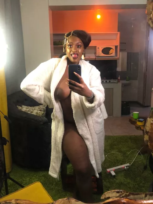 Stay at home mom. Need an FWB who's as horny as me!