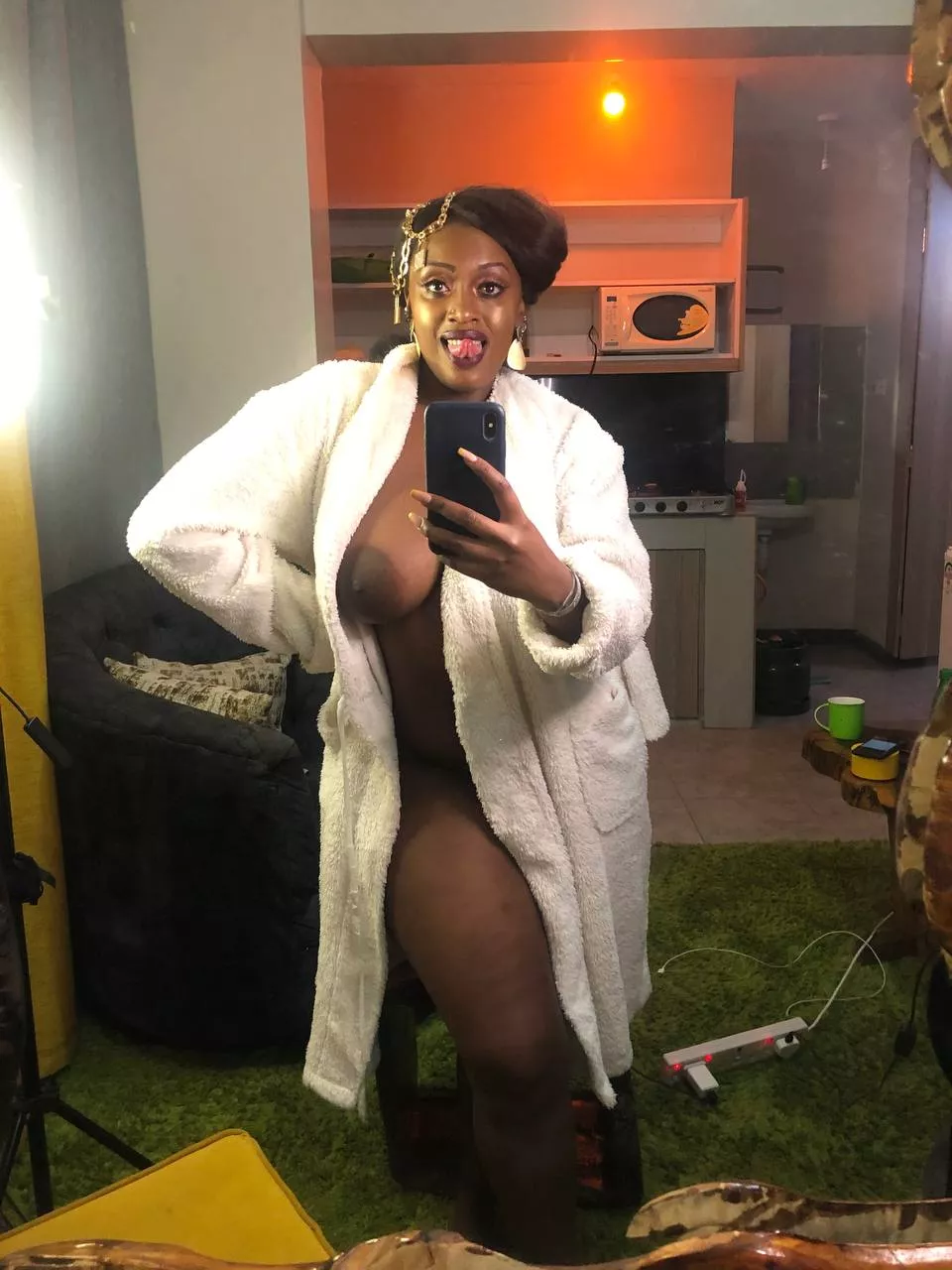 Stay at home mom. Need an FWB who's as horny as me!