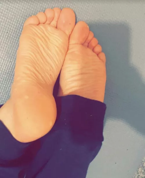 Sweaty stinky feet after a gym session 🥵