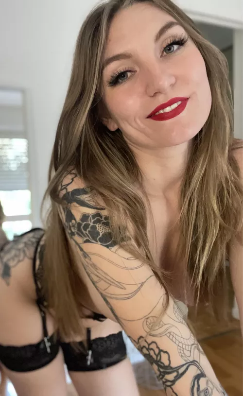 Tattooed Naughty Blonde 👱‍♀️😈🔥