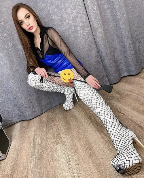 This whip needs a willing bottom to spank