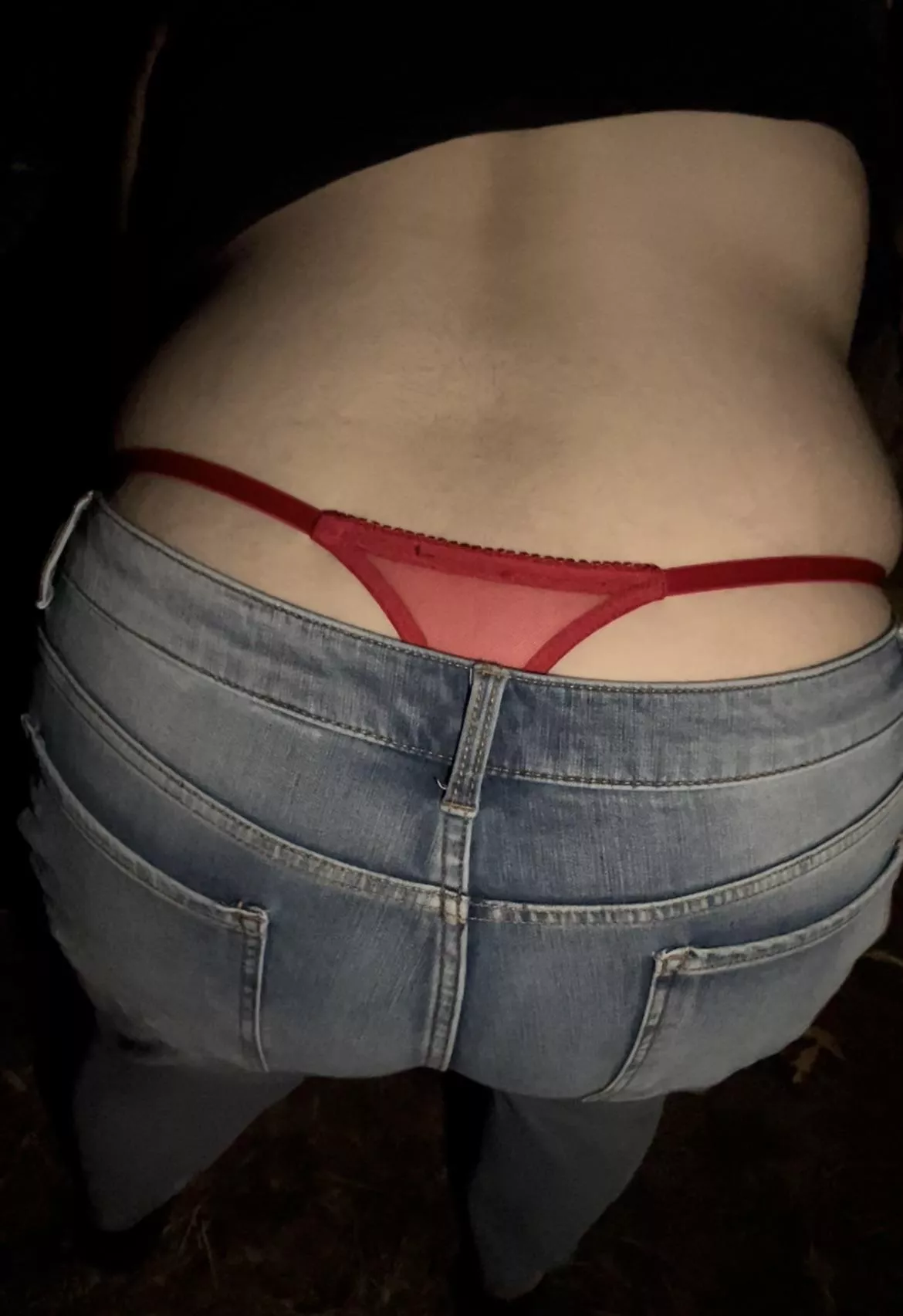 Uh oh, think I dropped something 😉🍑