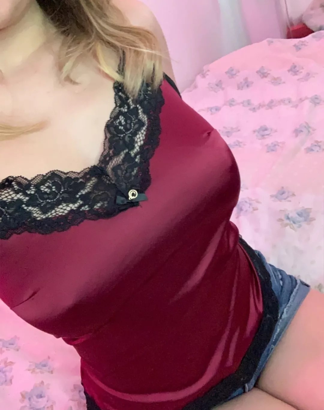 ur new gf reporting for duty 💕