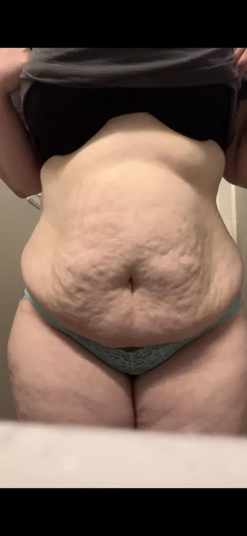 Who likes big women in tiny panties? 😈🖤