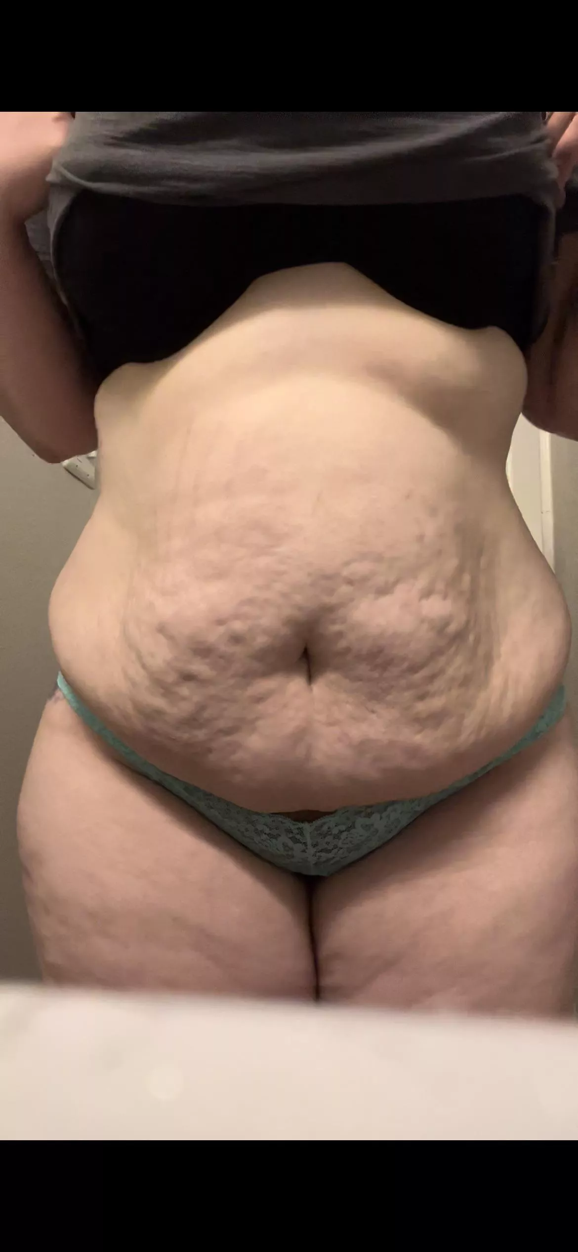 Who likes big women in tiny panties? 😈🖤