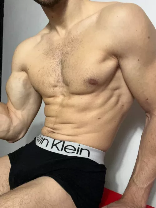 who likes muscle worship?