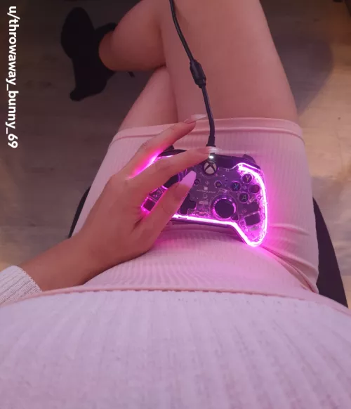 Who likes to play Games ? 👉👈