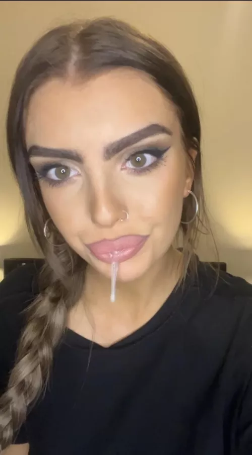 Who wants to be spat on?😈