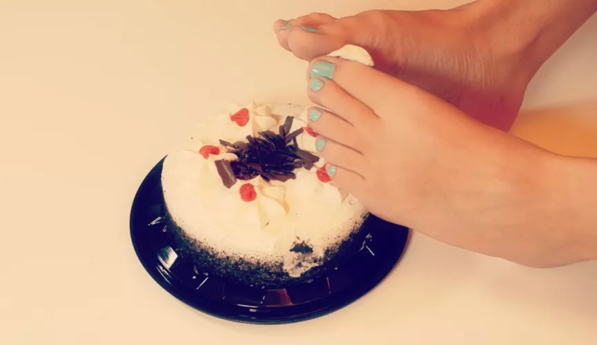 Who would eat cake off my tasty little toes?