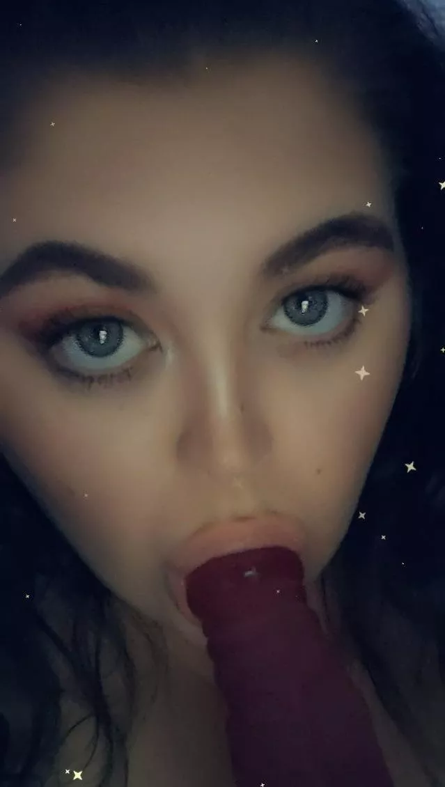 would you look into my eyes while receiving head from me ? ❤️