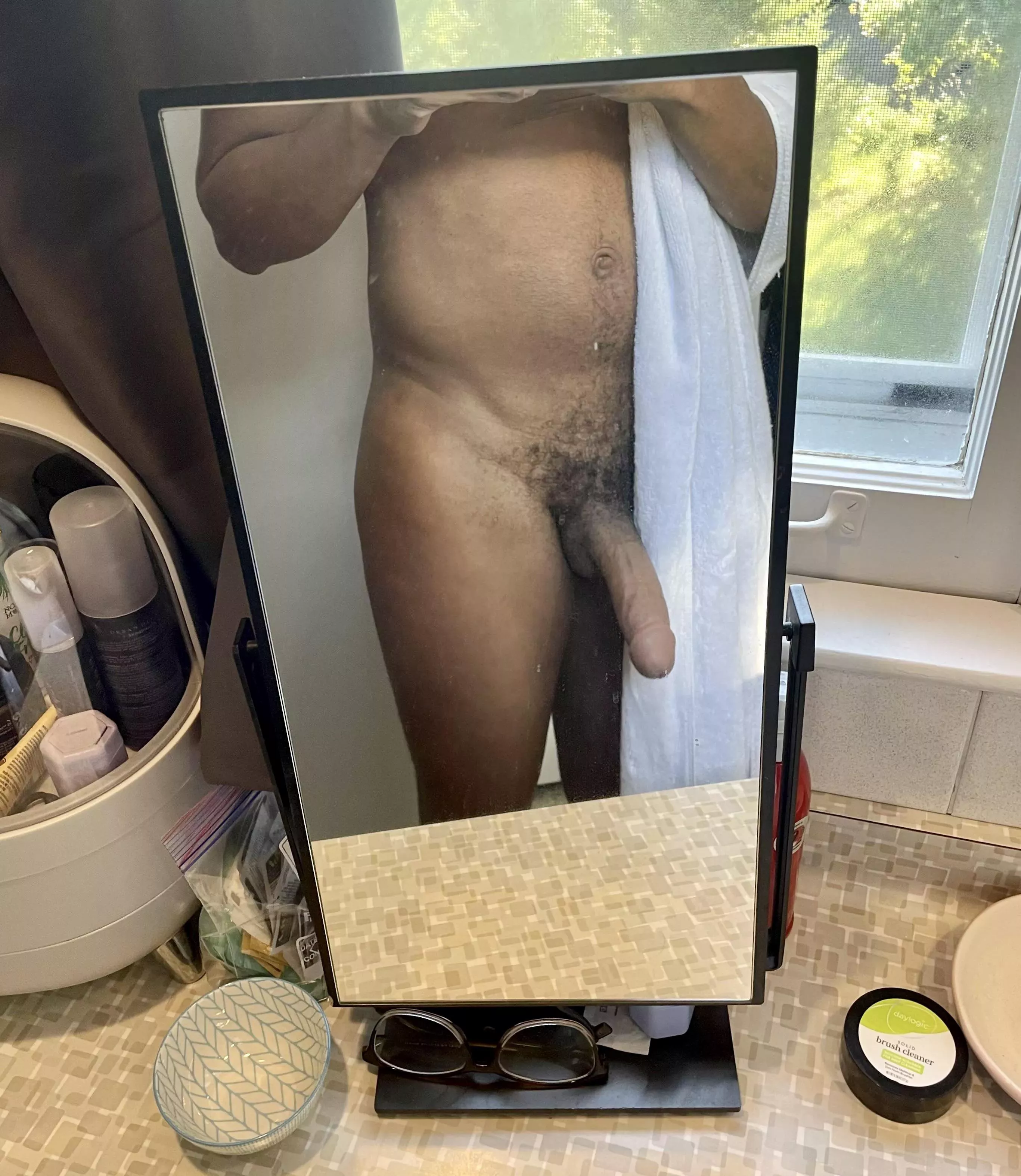 Yes, the woman next door saw me