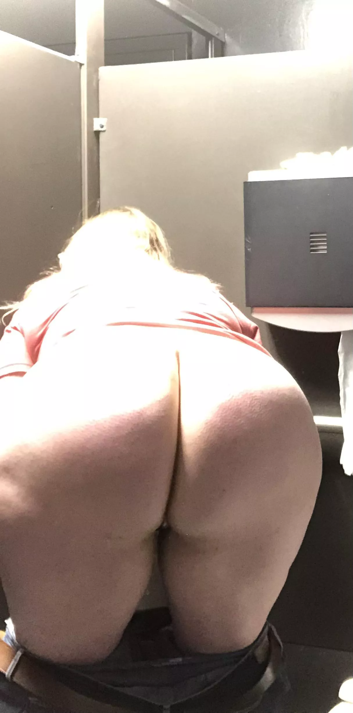 Yet another photo I sent to my coworker 😈 Let’s have a quickie in the bathroom on our lunch break!!! 😈