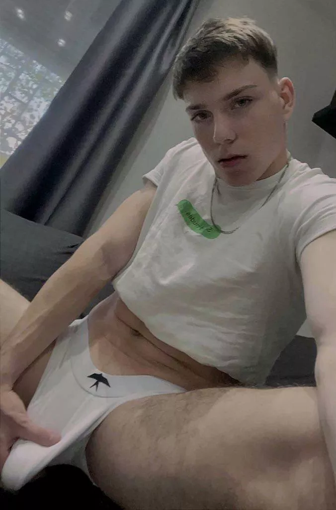 [19] @kolozsi_tomi need a work out sesh