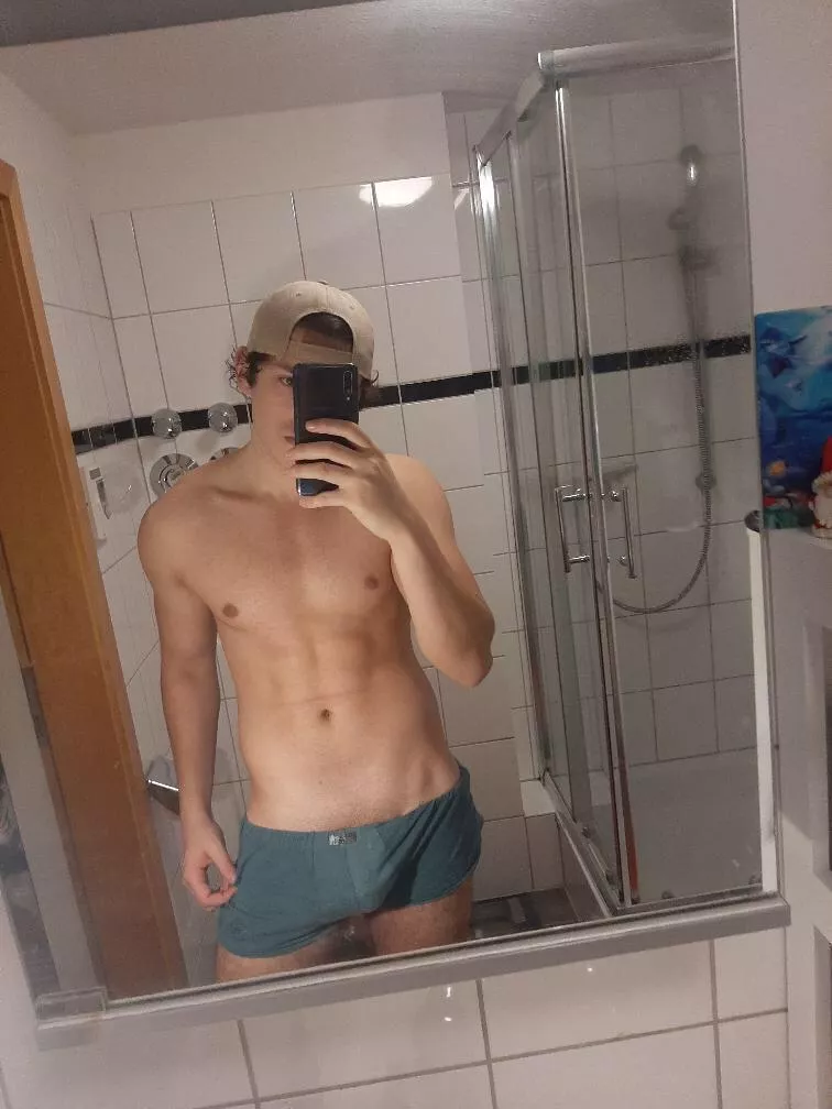 [19]lets do something hot🥵😉