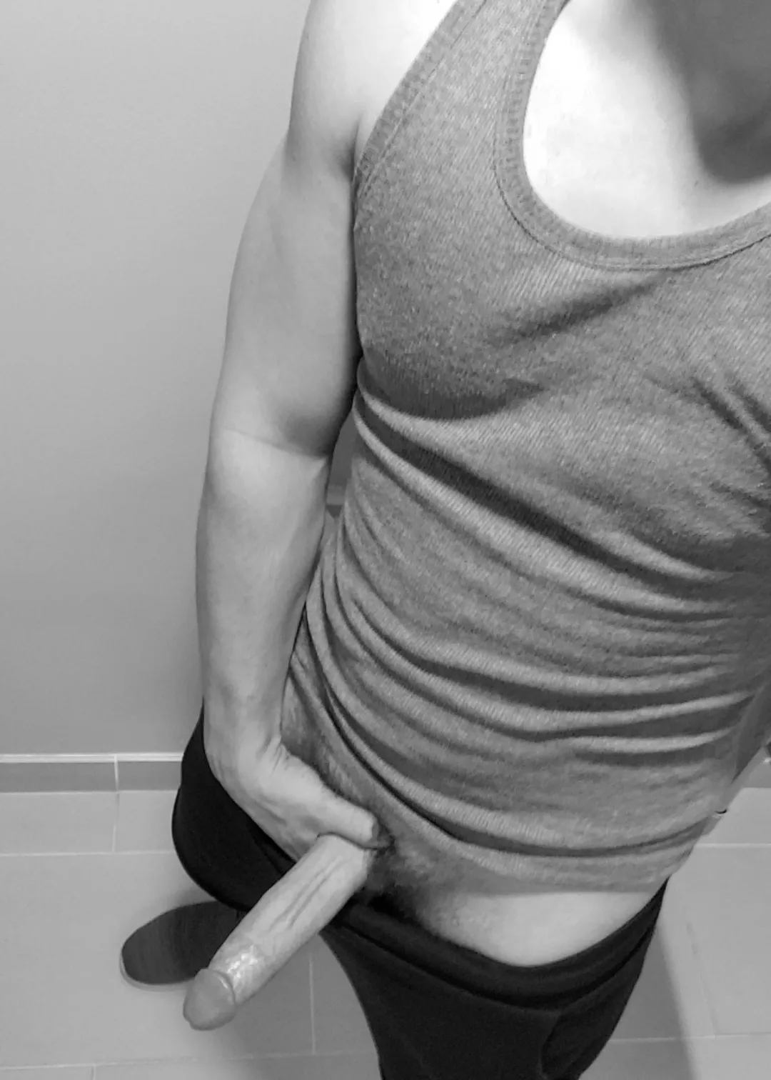 [24] Hard Everywhere