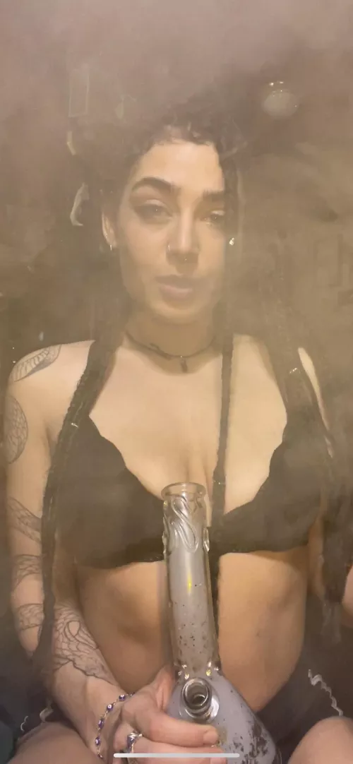 and I wonder my pics are always blurry🙄