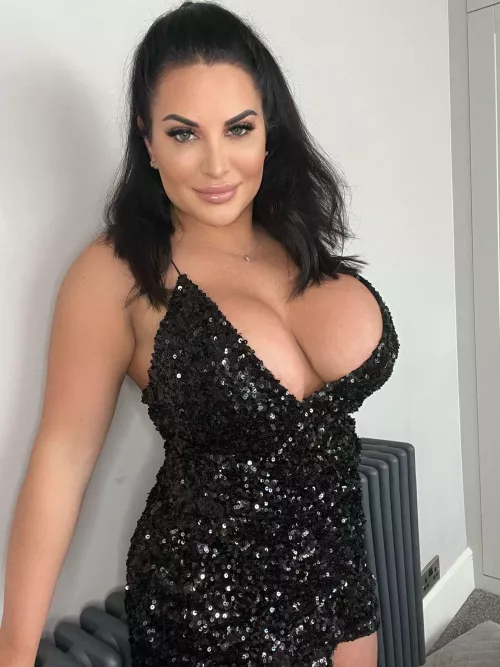 Any love for a 40f bimbo having 3d lipo and ab etching in January?