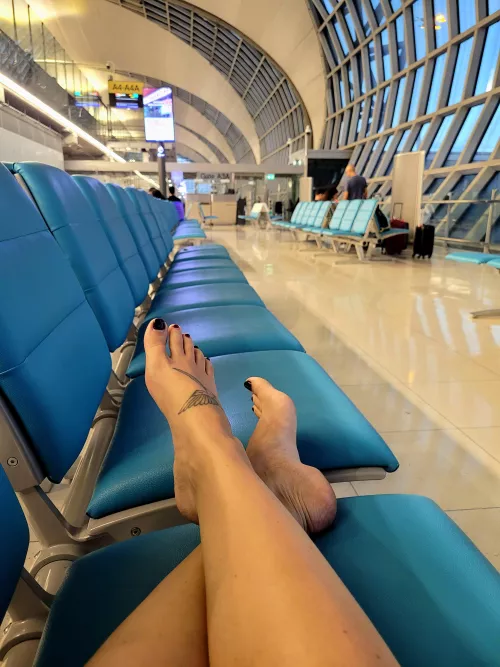 Anyone else think that delayed departures should come with complimentary foot rubs while you wait?