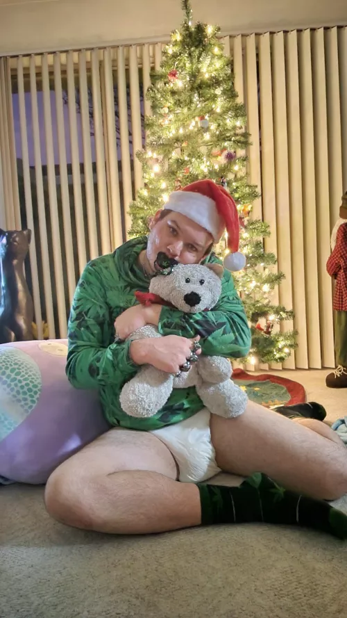 Anyone just love being a little during the holiday season? I know I do 🙂