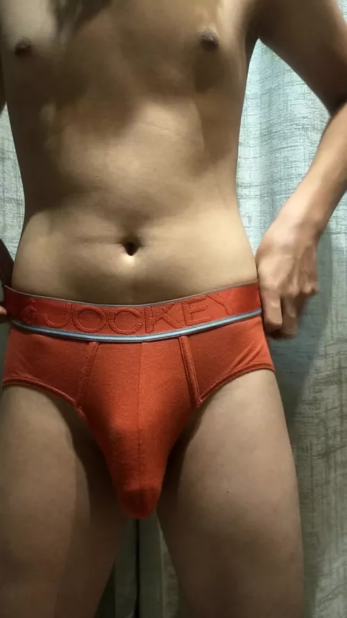 Anyone wanna compare cocks??🍆😈