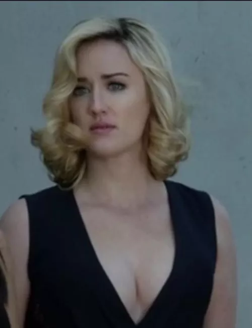 Ashley Johnson is so underrated though