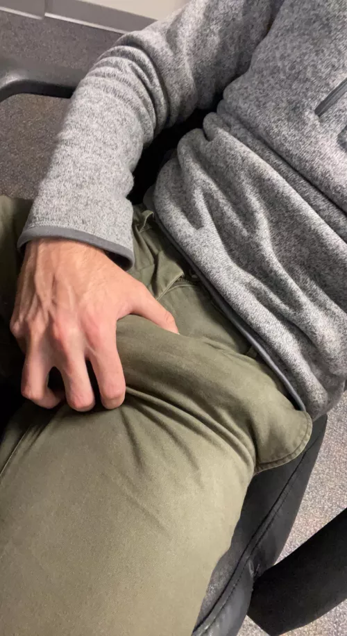 at work, hope nobody walks past my desk 😵‍💫