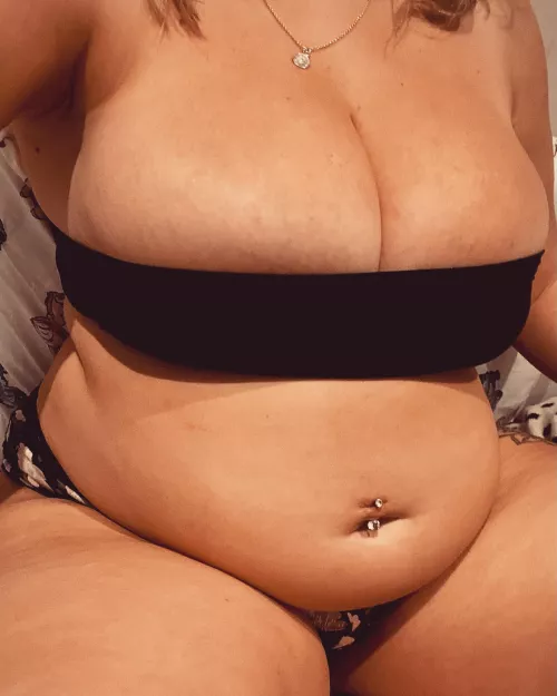 Bury yourself in my femininity 🌸