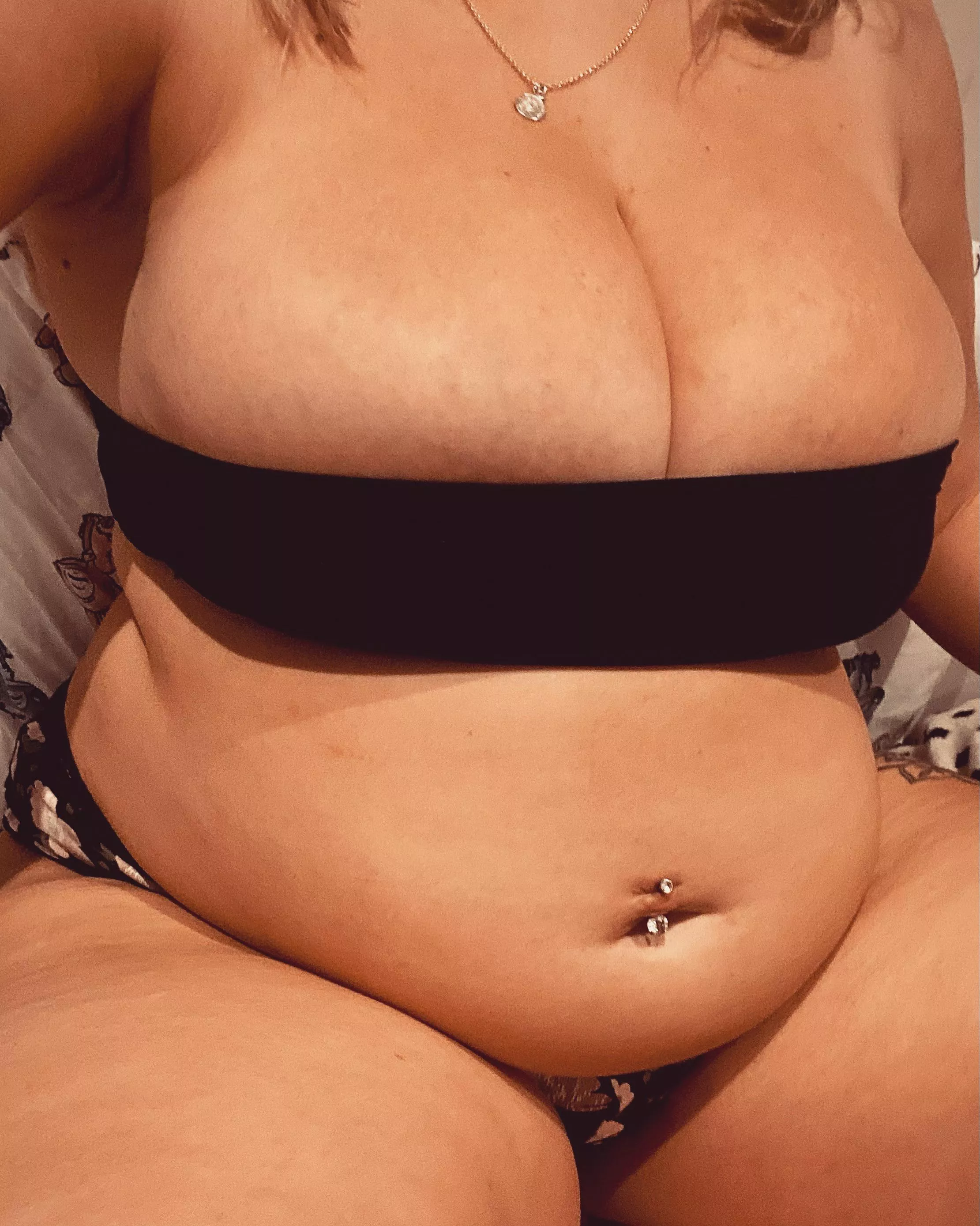 Bury yourself in my femininity 🌸