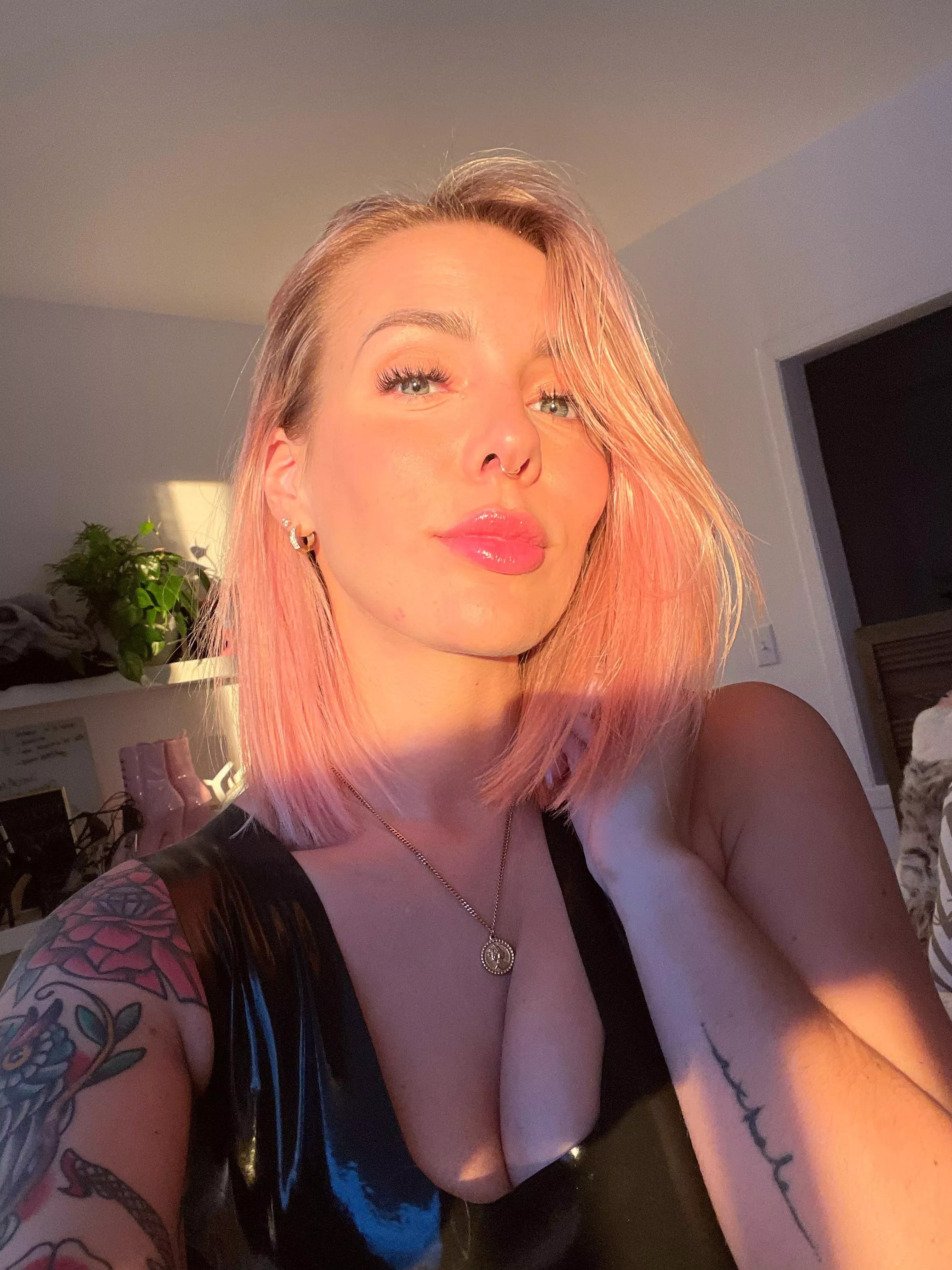 Can I be your sunshine? (@alexawild_) [instagram]