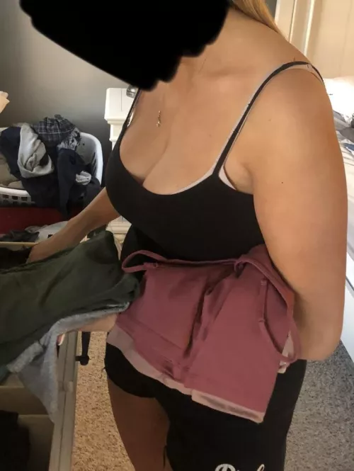 Can’t even do laundry without my husband being a creep and taking pics of me. But I love the way the girls look in this pic so 🤷‍♀️