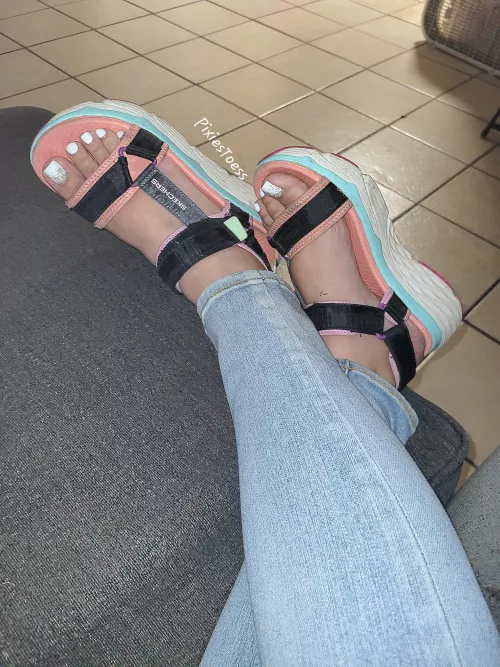 coworkers will enjoy the view 😈