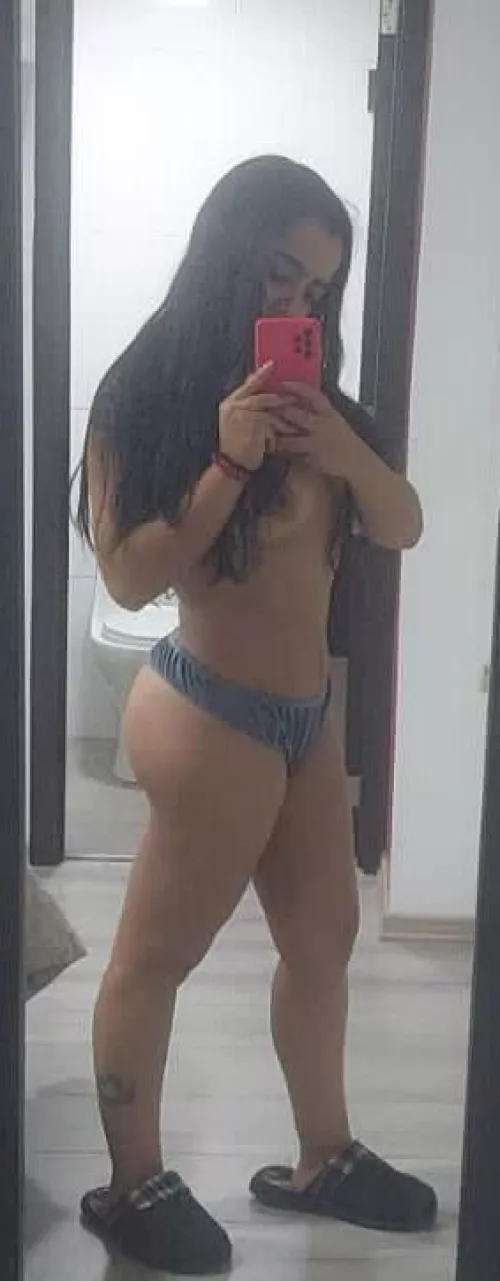 (F) it’s a hot night baes 🥵