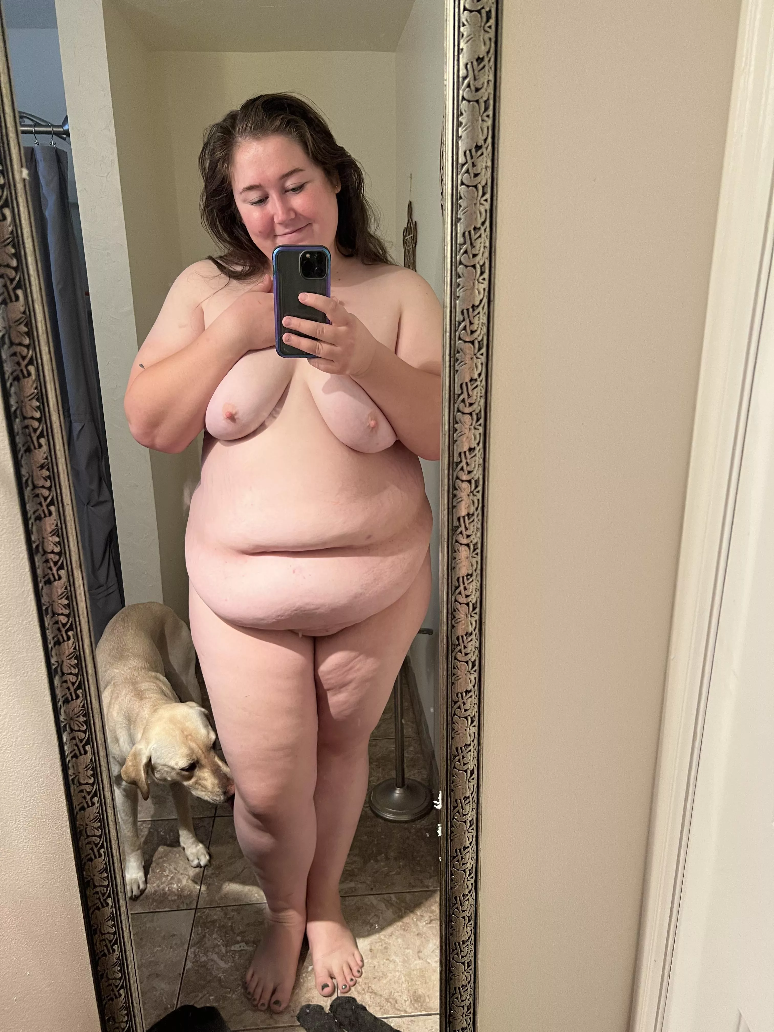 First post 🫣 about to hop in the shower, who’s joining me? 😈