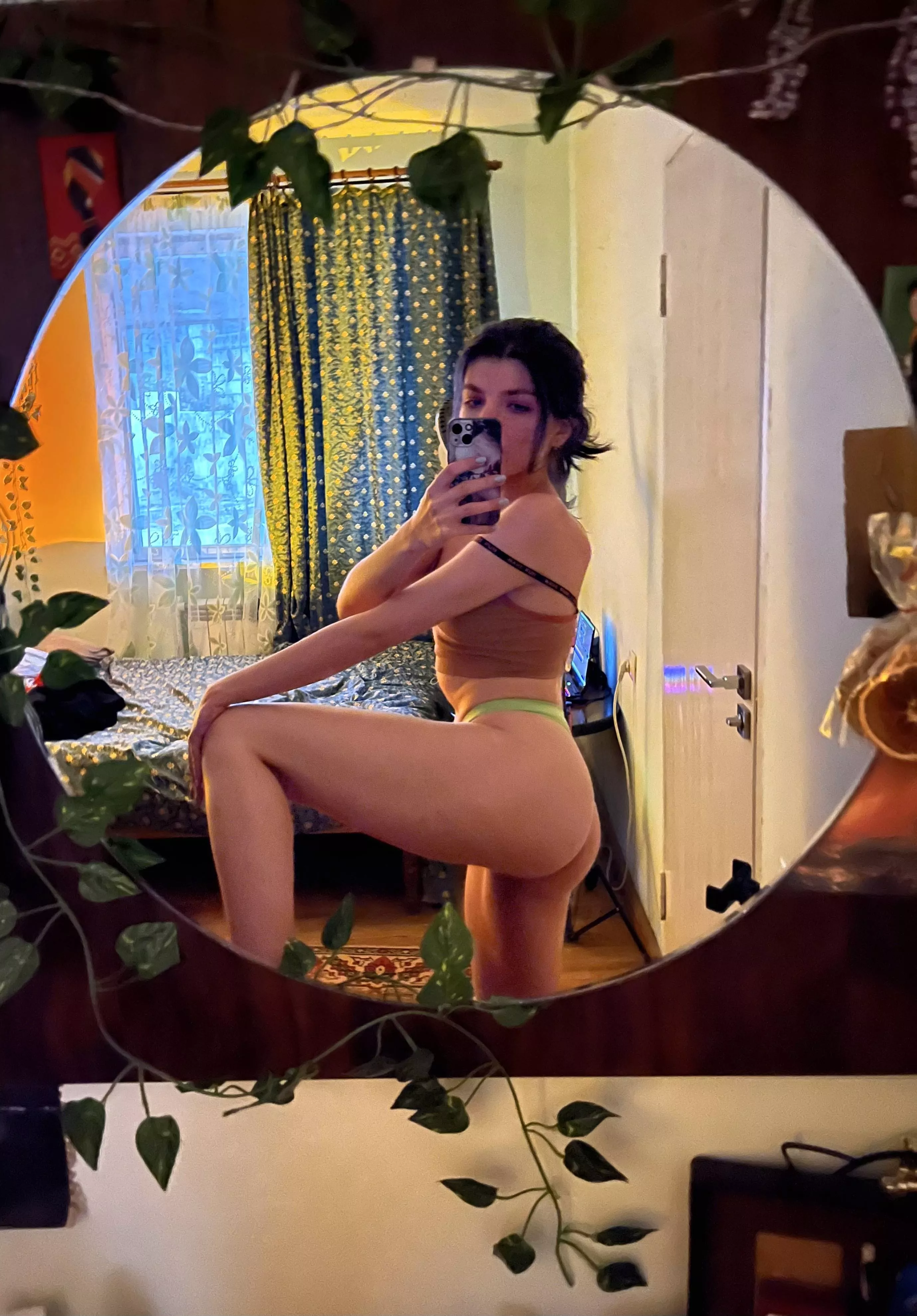 Guys who lick both of my holes will get inside me