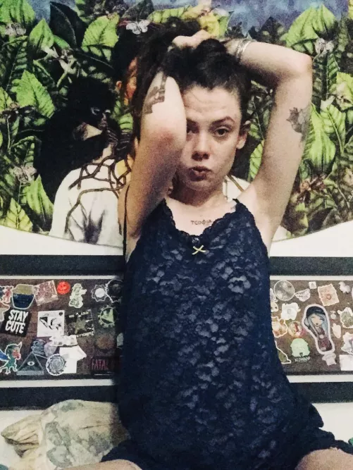 Hello sailor… jump off that boat and come have a swim with Me!! 🧜‍♀️✨