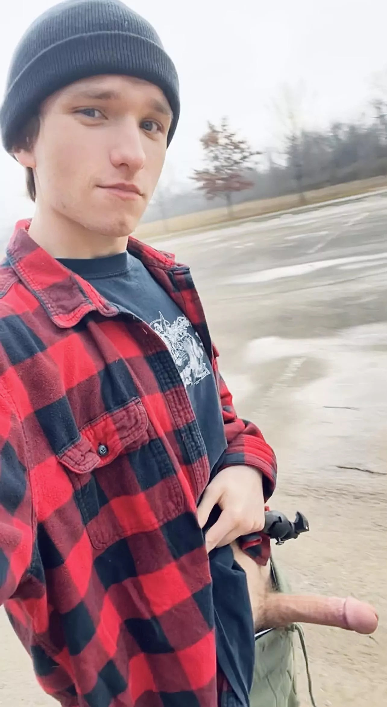 Hope nobody drives by 😬