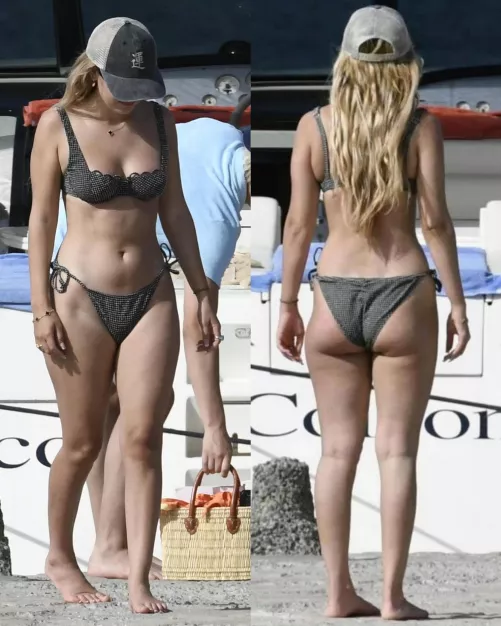 I wanna use a bud's holes so bad for Millie Bobby Brown.