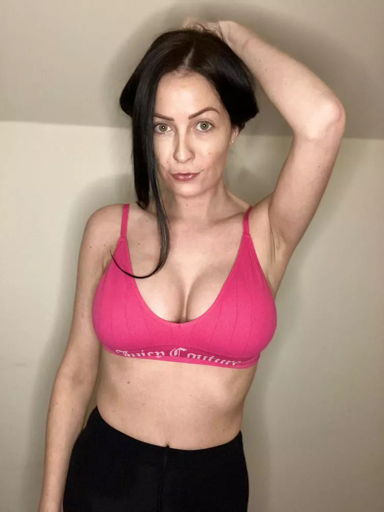 If I have to put my hair up, you better be paying close attention ❤️