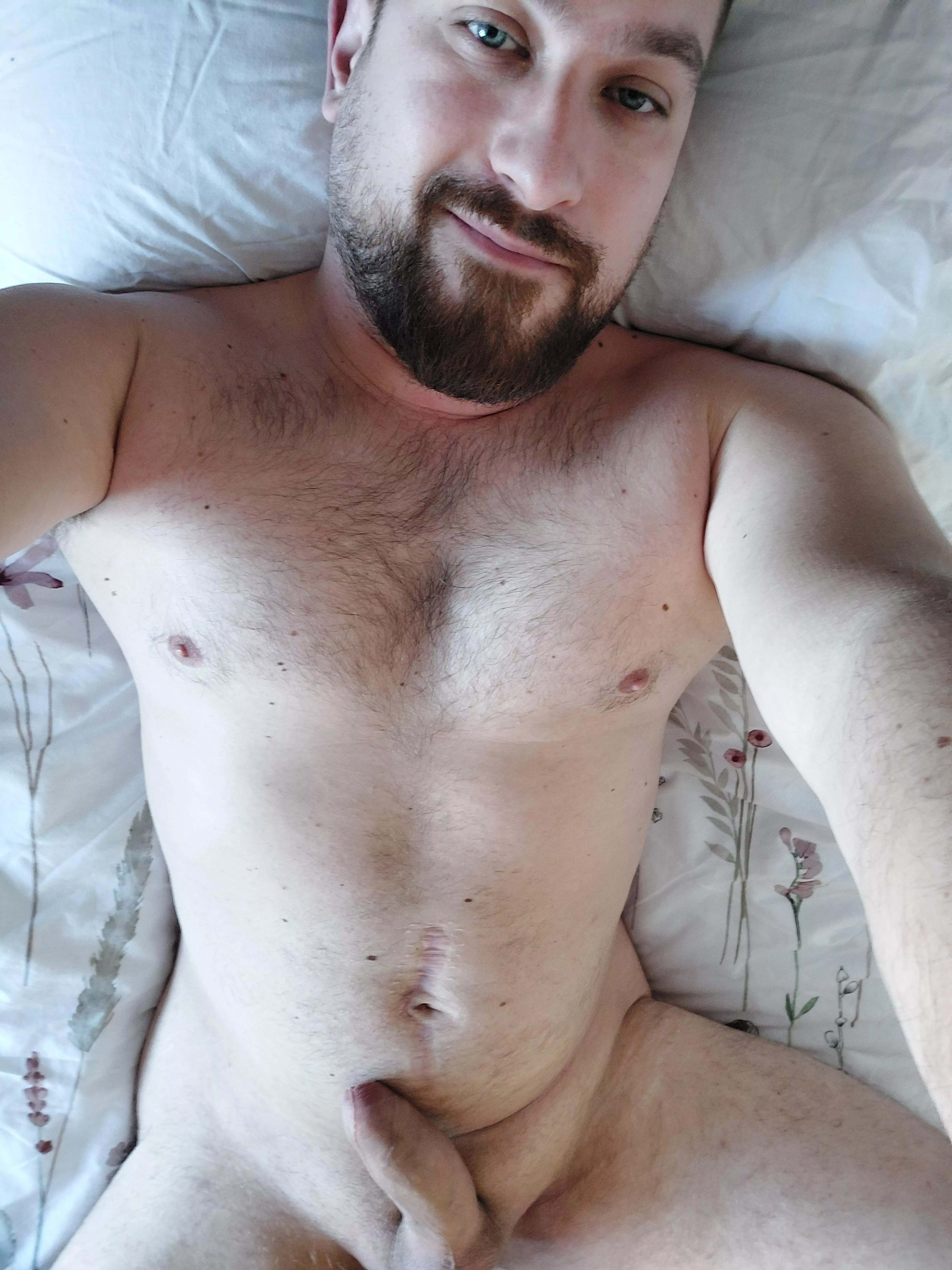 It's too cold here to get out of bed, let's just game together all day. 😘