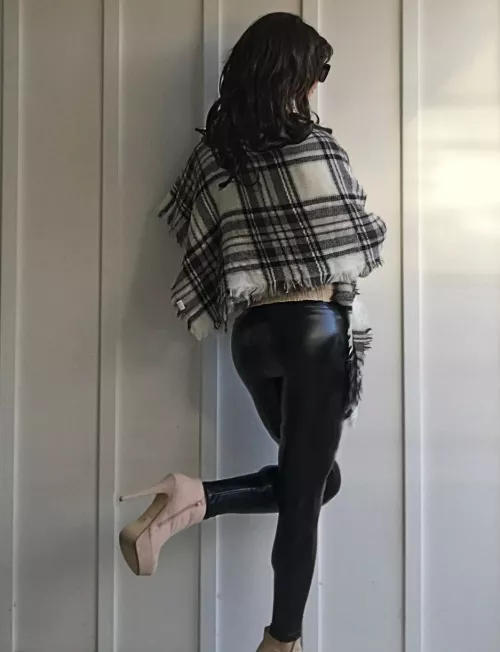 Leather leggings my favorite :)