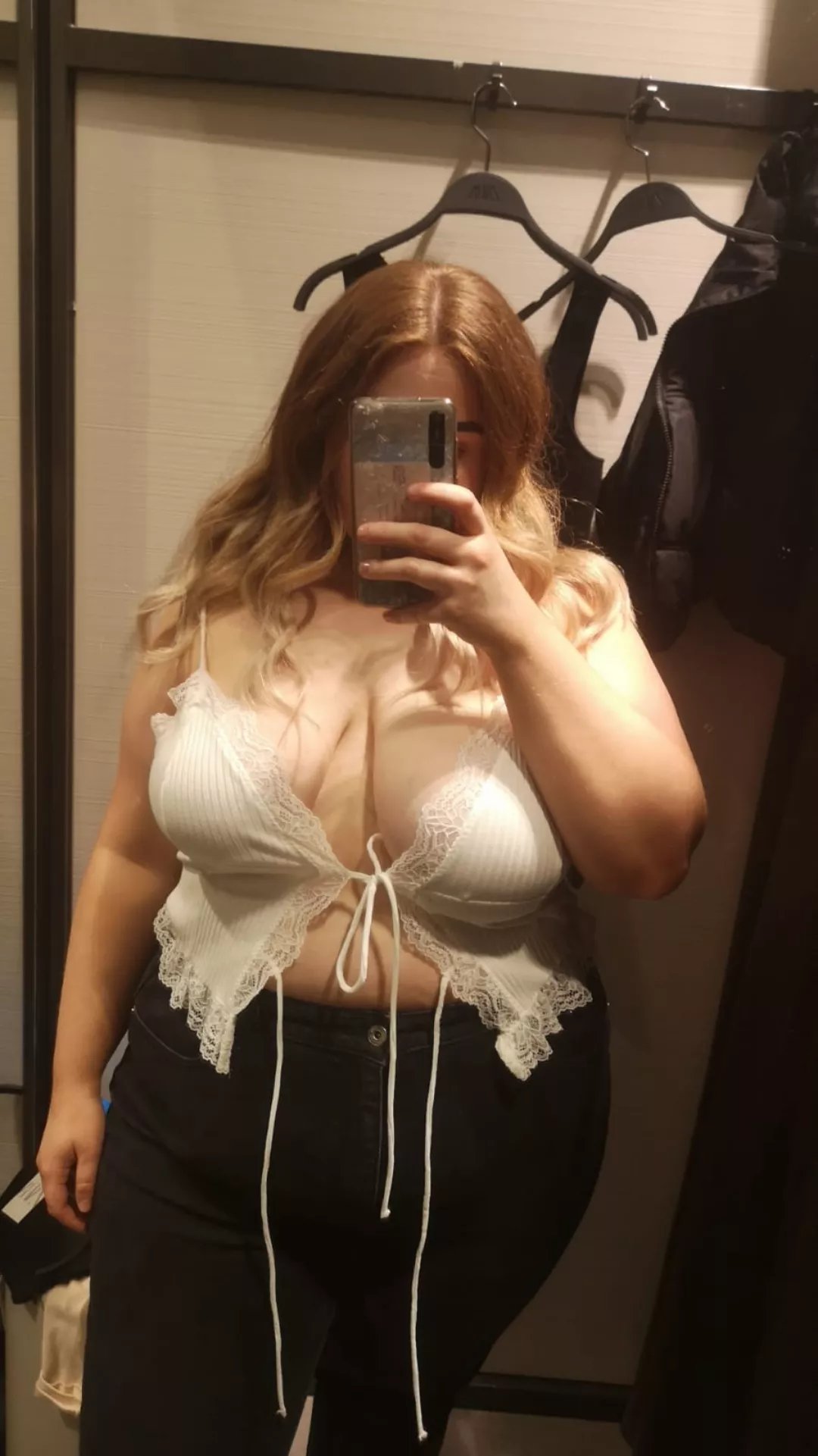 Let me be your dirty little slut 😘