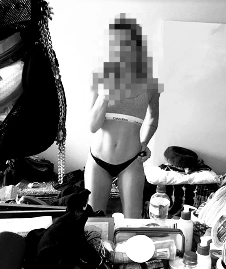 My boyfriend doesn't know yet that I'm here 😏🙈