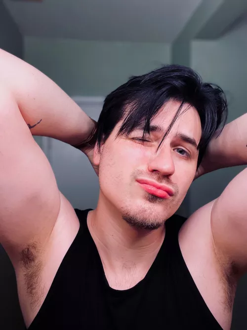 Need to get these arms back to the weights 💪