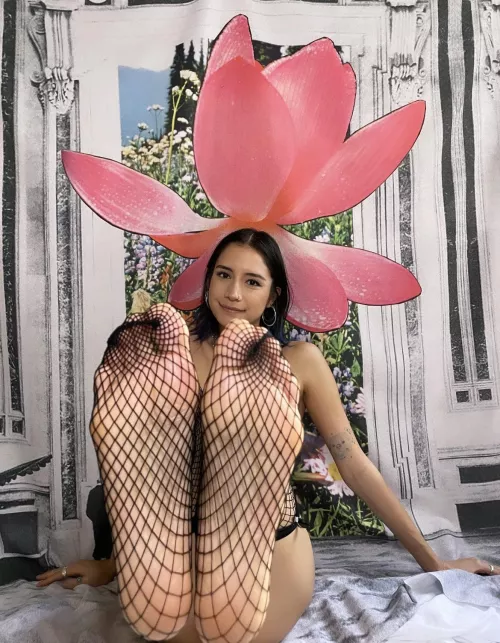 [oc] my feet make you betas leak [domme]