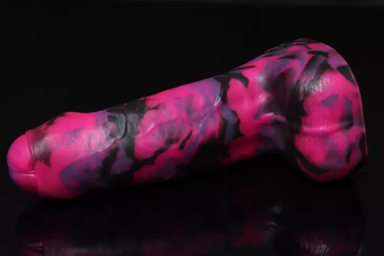 Pink and black ribbon? 🤩 The translucent looks like the one in Auroras?