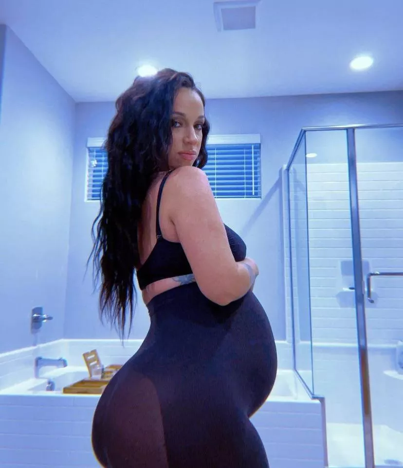 Pregnant Jada Stevens 🥵