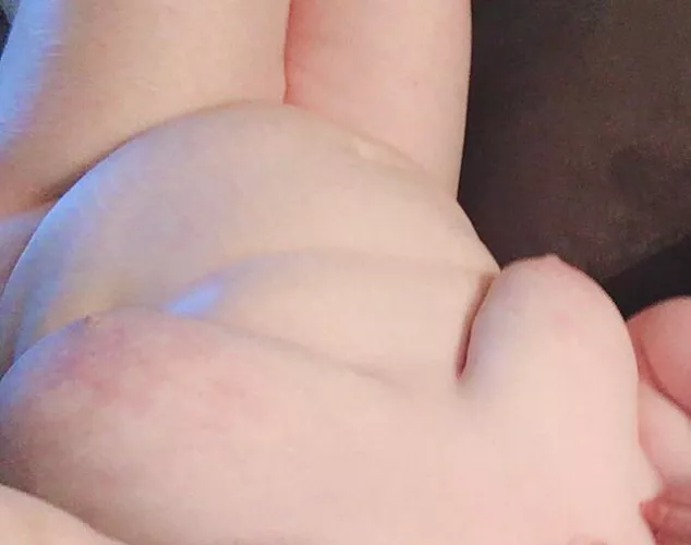 Sometimes I’m really self conscious about how my tummy looks in certain positions but I’m still gonna post it