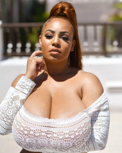 Stephanie Nelson aka Persephanii